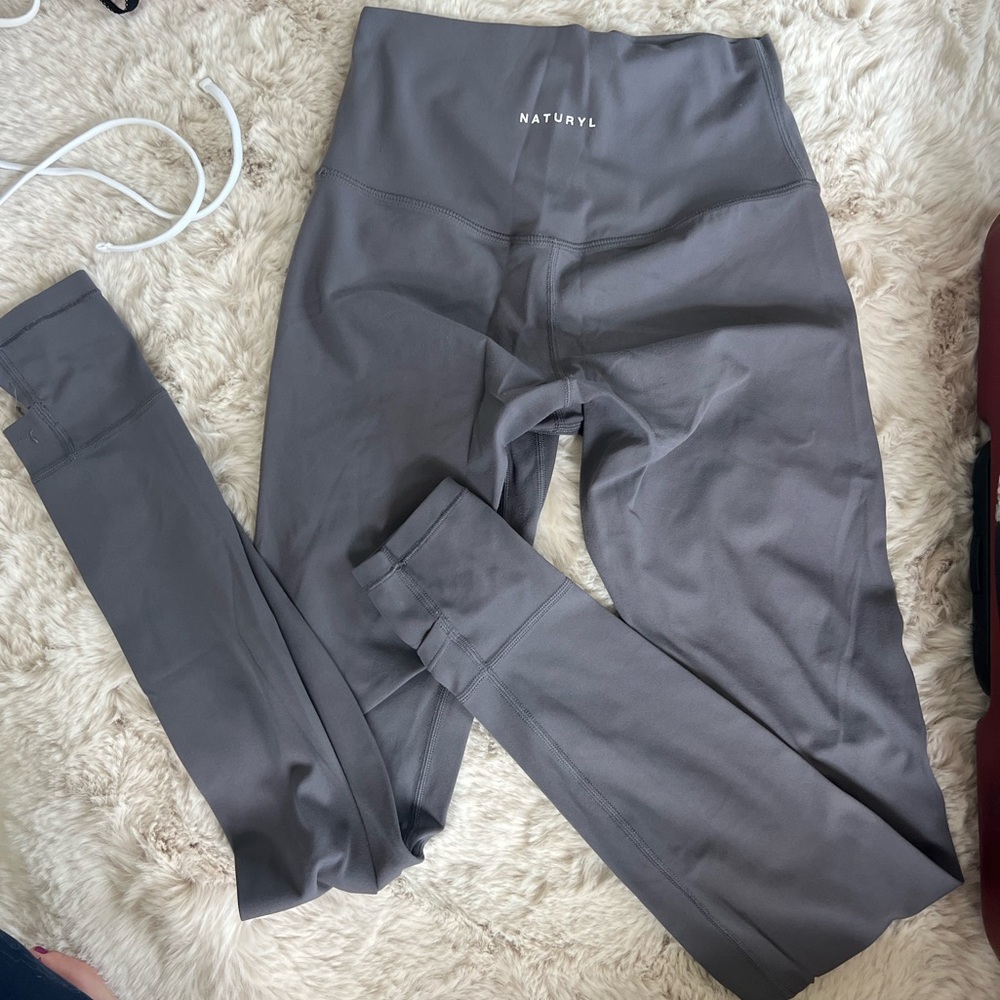 Slate gray yoga stirrup legging high waisted naturyl by niykee